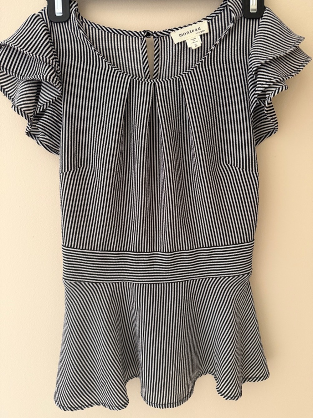 💁‍♀️XS/S Monteau Black & White Vertical Stripe Flutter Peplum Top